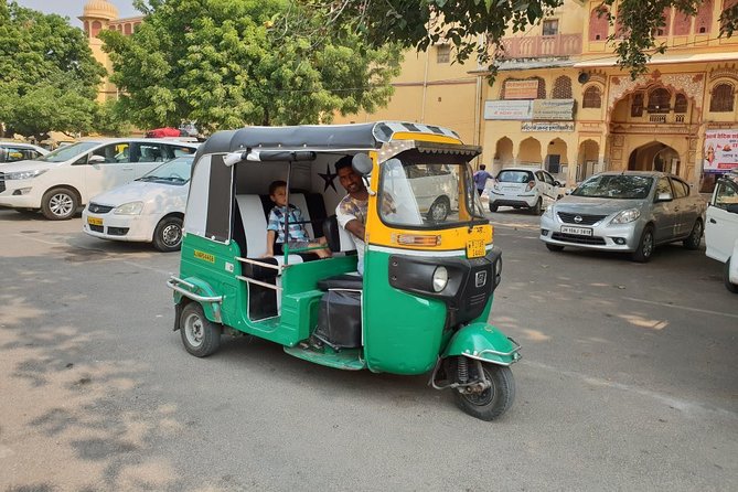 Jaipur Sightseeing by Tuk-Tuk - Hawa Mahal is Jaipur’s essential photograph