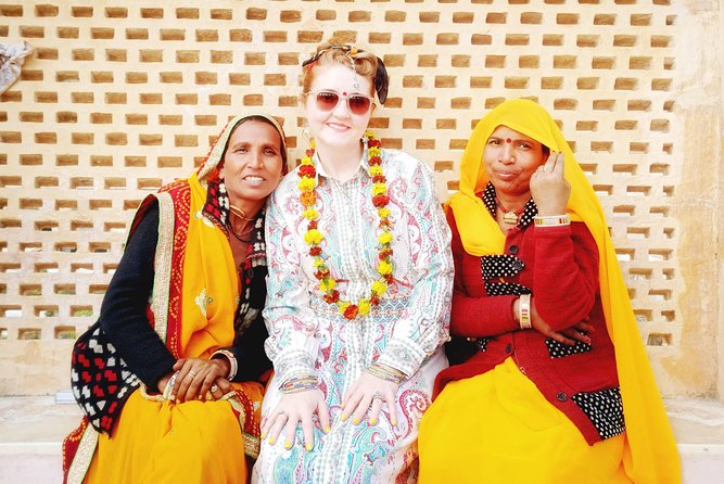 Jaipur Sightseeing & Shopping Tour by Private Car with Guide - Shopping in Jaipur, with room to choose your craft