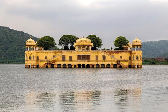 Jaipur Tour with Jaigarh Fort and Nahargarh Sunset - Jantar Mantar: Jaipur’s giant stone instruments