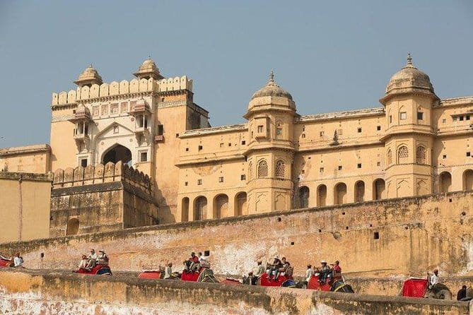 Jaipur Tour with Jaigarh Fort and Nahargarh Sunset - Royal Gaitor: a quiet pause among marble cenotaphs