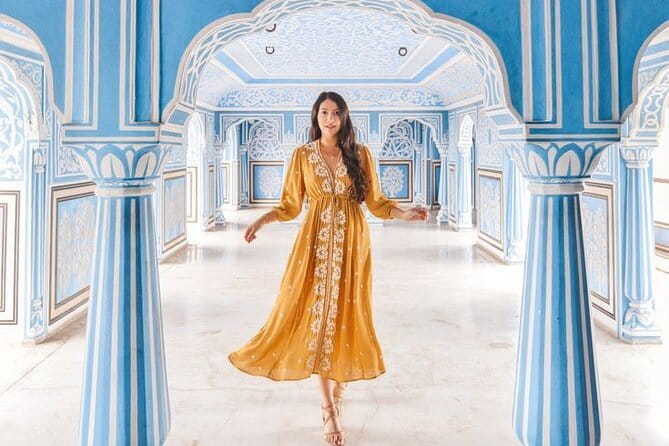Jaipur Tuktuk Local Sightseeing Day Tour - Jal Mahal: a short stop at the Water Palace