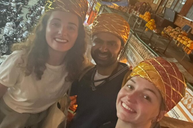 Jaipur@Twilight Guided Heritage City walk tour with Food Tasting - The old city streets between the stops