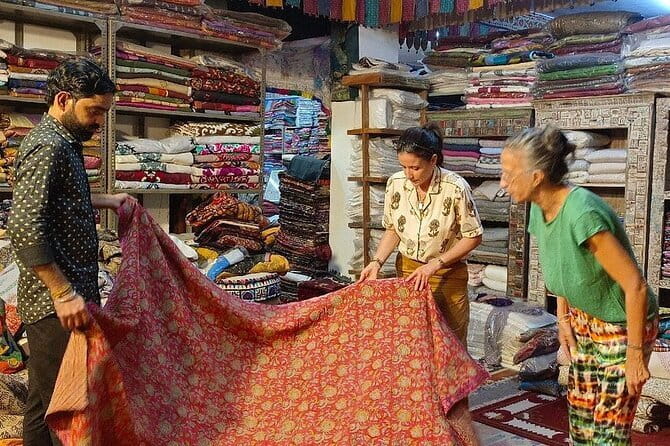 Jaipur Women Crafts and Shopping Tour - Stop two: Channi Carpets and Textiles
