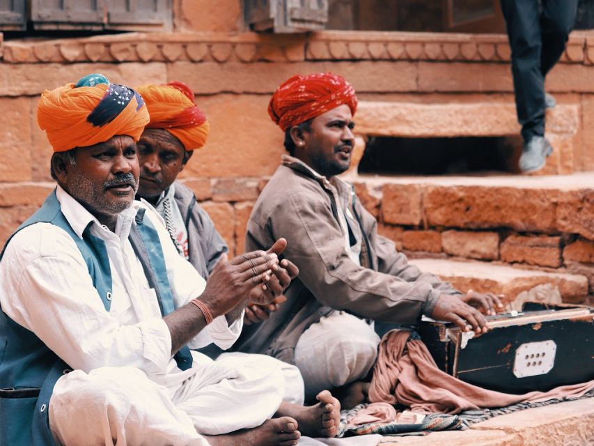 Jaisalmer Heritage Walking Tour With Professional Guide - A short shopping pause with room to set your priorities