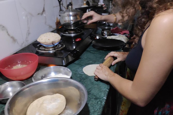 Jodhpur Private Cooking Class With Family - Starting with masala chai and papadam