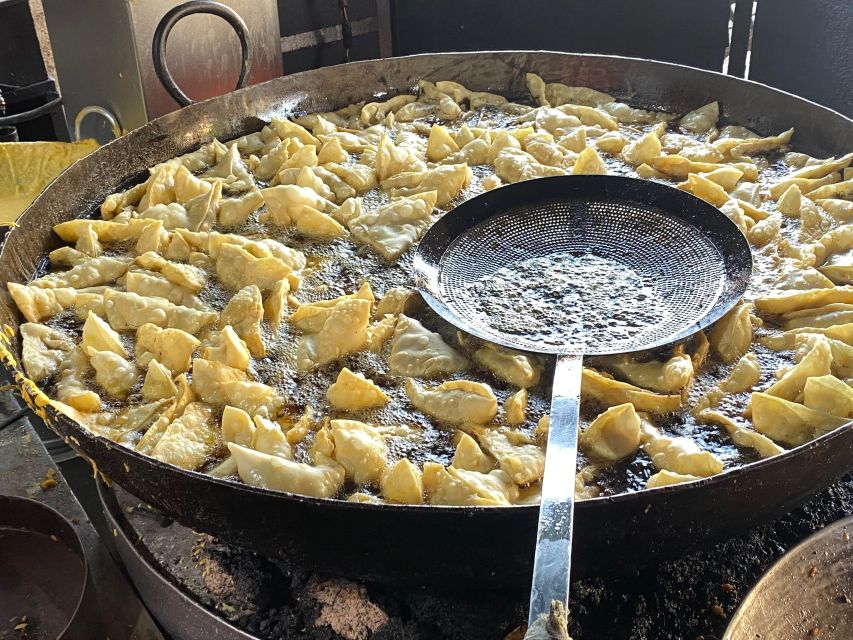 jodhpur: street food tour with over 8 food tastings - Pani puri and dahi bada in the market streets