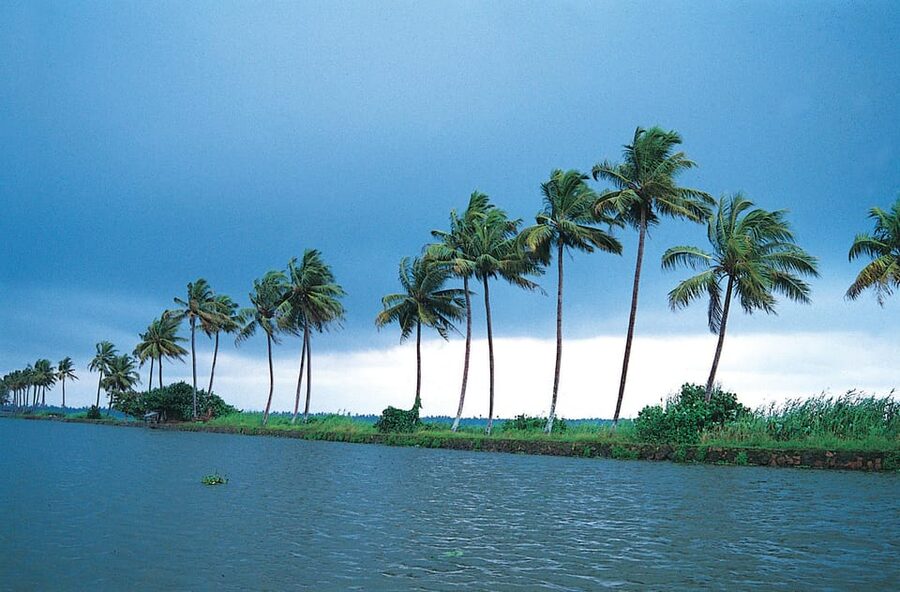 Kerala: Alappuzha River Cruise with Village Walk - Setting out through Alappuzha’s backwaters