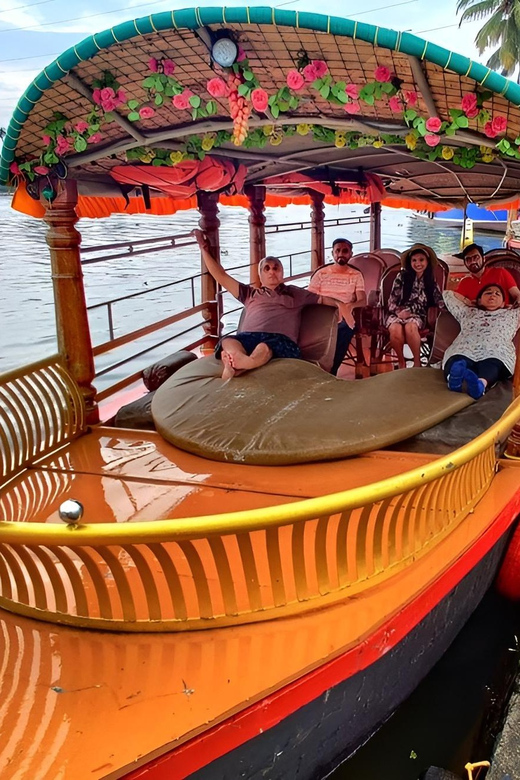 Kerala: Alappuzha River Cruise with Village Walk - Vembanad Lake and the wider water views