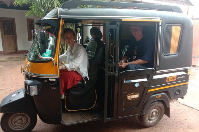 Kochi Exclusive Local Sightseeing Tuk-Tuk Tour - Dutch Cemetery and the churches of Fort Kochi