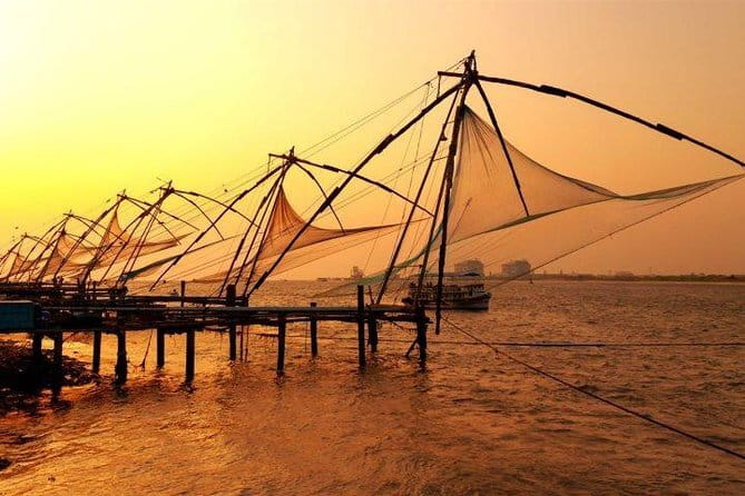 Kochi Exclusive Local Sightseeing Tuk-Tuk Tour - Spice Market, Jain Temple, and Tirumala Devaswom