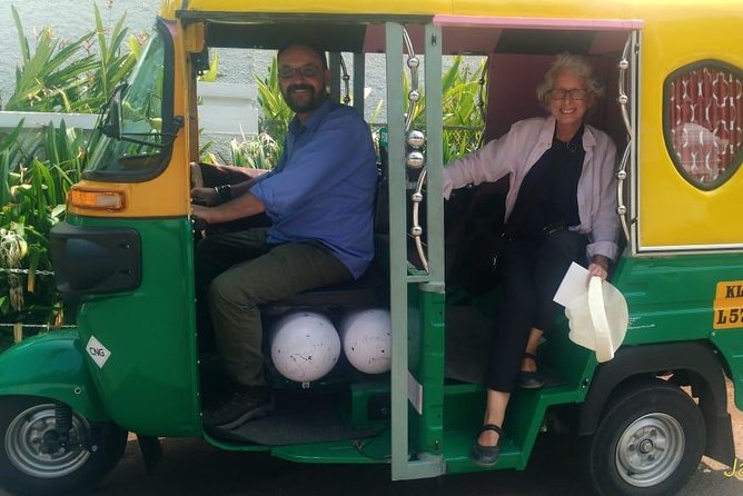 KOCHI LOCAL SIGHTSEEING TUK-TUK Tours - Santa Cruz Cathedral Basilica and Dutch Cemetery