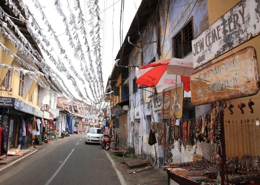 Kochi: Local Street Food Guided Walking Tour with Tastings - Starting at T.D. High School in old Kochi