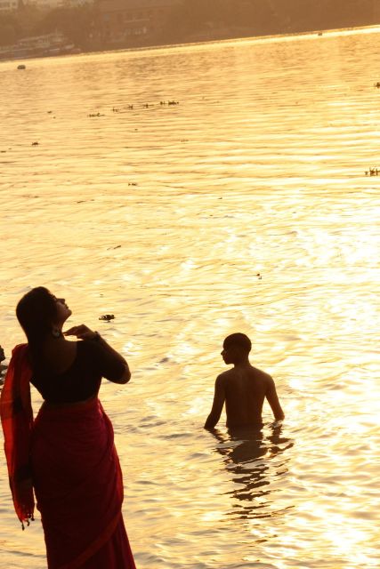 Kolkata: A Sea of Faces and A Thousand Places - Esplanade: Your First Look at Kolkata