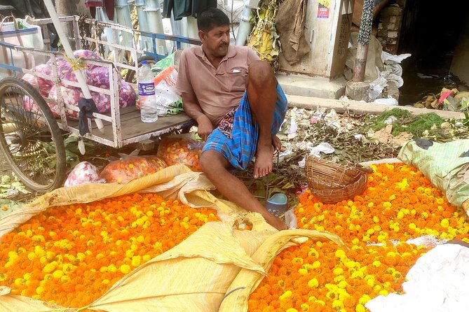 Kolkata Daily - Private Tour with Snacks, Coffee & Bengali Sweets - What you eat and drink during the day