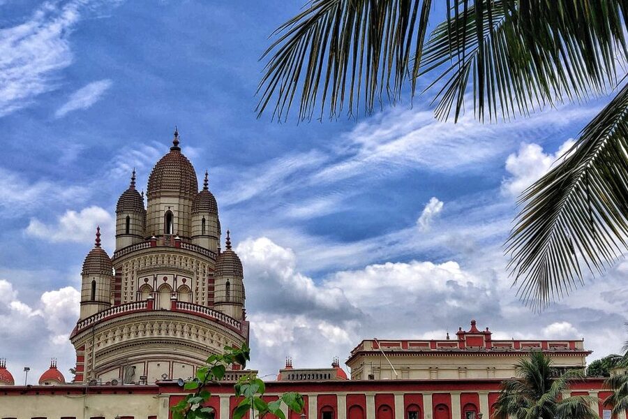 Kolkata: Full-Day Spirituality & Temples Tour - Pareshnath Temple provides the visual flourish