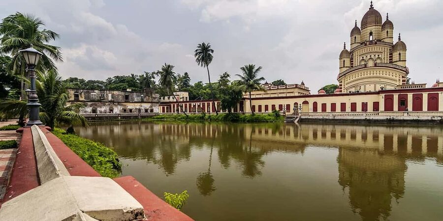 Kolkata: Heritage Walk with Boat Ride and local Transport - A 20-minute boat ride to Belur Math