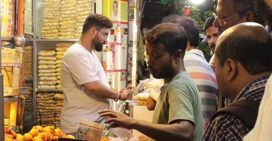 Kolkata Midtown Madness- A Street Food & Nightlife Tour - Kathi rolls and the move underground