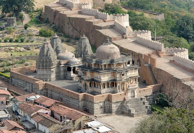 Kumbhalgarh and Ranakpur: Private Day Trip from Udaipur - Private AC transport makes the distance easier