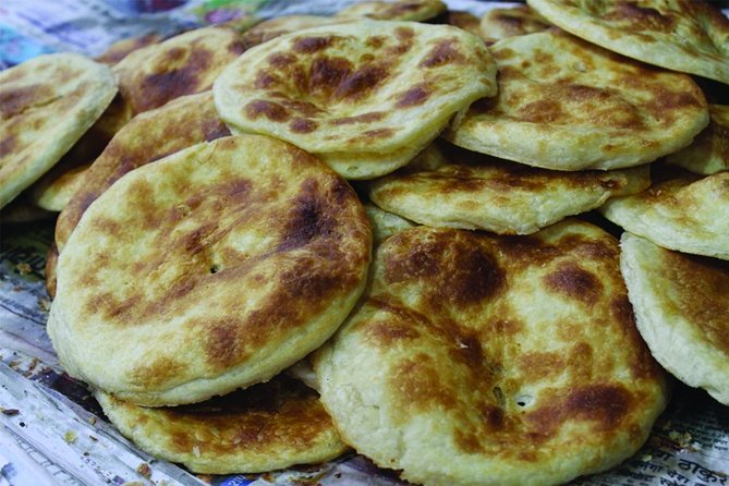 Lucknow Culinary Walk with Food Tastings - Stop one: kebabs and the first taste of Awadhi cooking