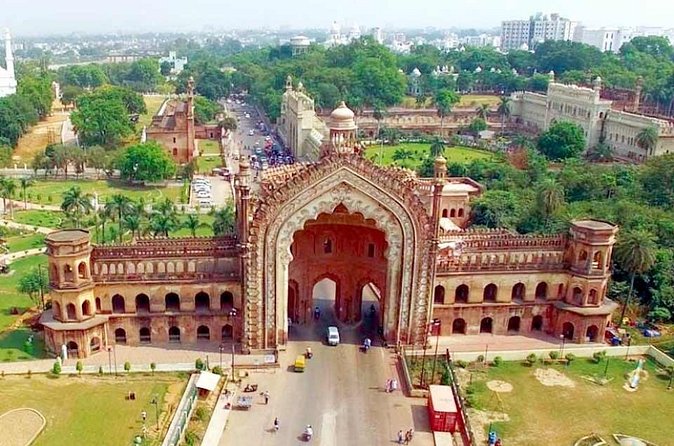 Lucknow tour in one day - Private & guided tour - Rumi Darwaza, a 60-foot city symbol
