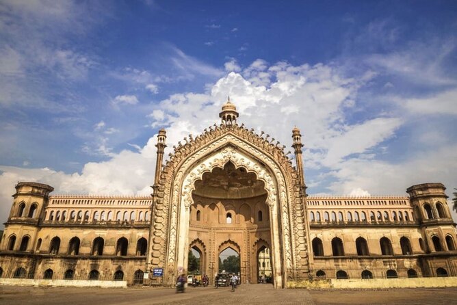 Lucknow tour in one day - Private & guided tour - The guide can turn a list of monuments into a city story