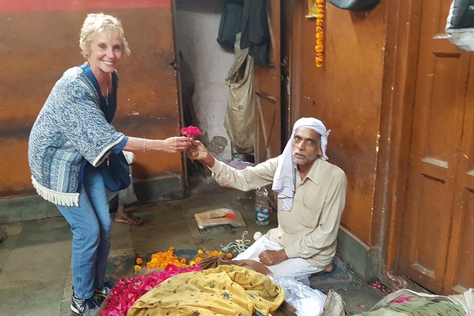 Luxury Rickshaw Tour of Old Delhi - Starting beside the Jain temple and Red Fort