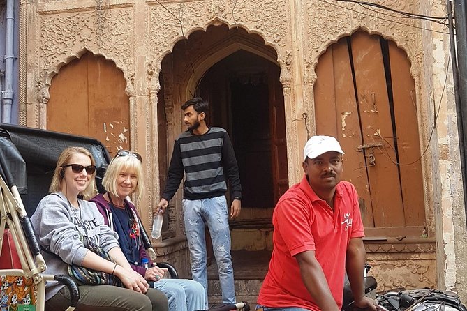 Luxury Rickshaw Tour of Old Delhi - Khari Baoli, spice aromas, and old food shops