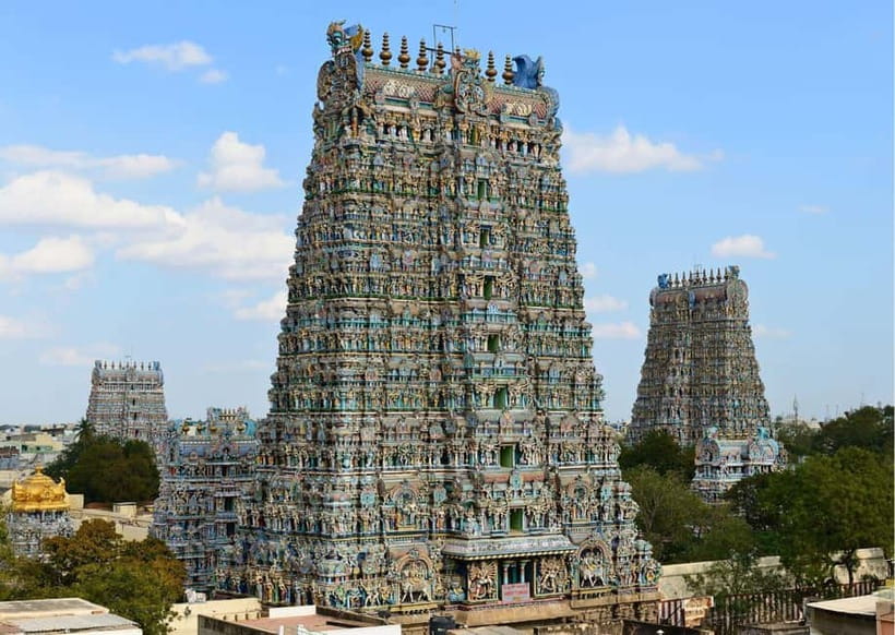 Madurai: Heritage & Cultural Trails Guided Walking Tour - Through Madurais market streets