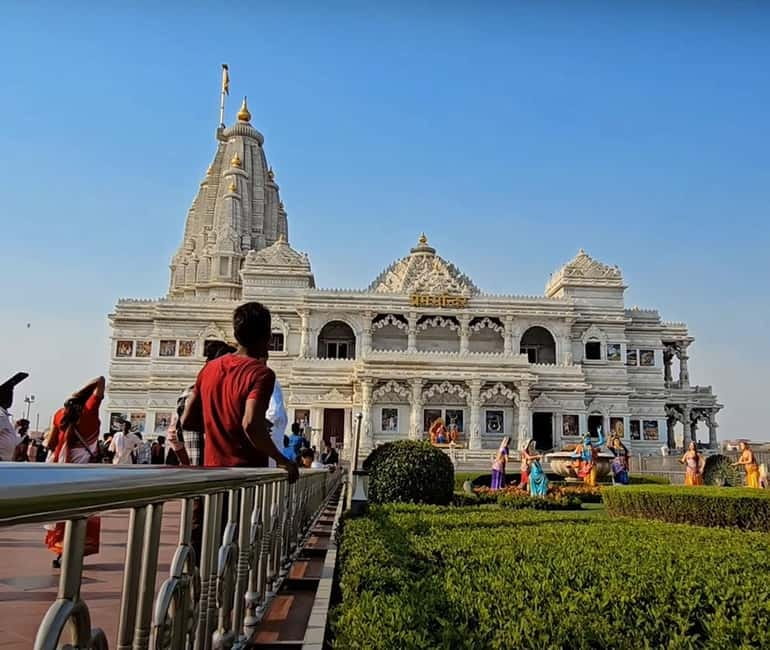 Magical Mathura Vrindavan Tour: Krishna's Homeland - Banke Bihari Temple: The Day’s Most Charged Visit