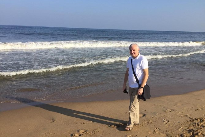 Marina Beach walking tour by tourism ministry approved company - Walking on Marina Beach