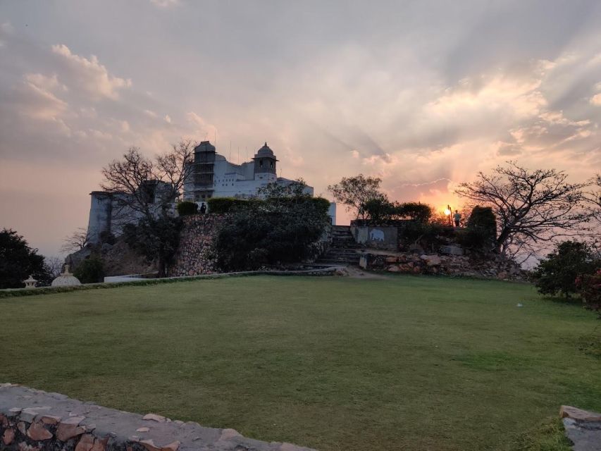 Monsoon Palace (Sajjangarh) E-bike Trail - The 10-kilometre climb through Sajjangarh Wildlife Sanctuary