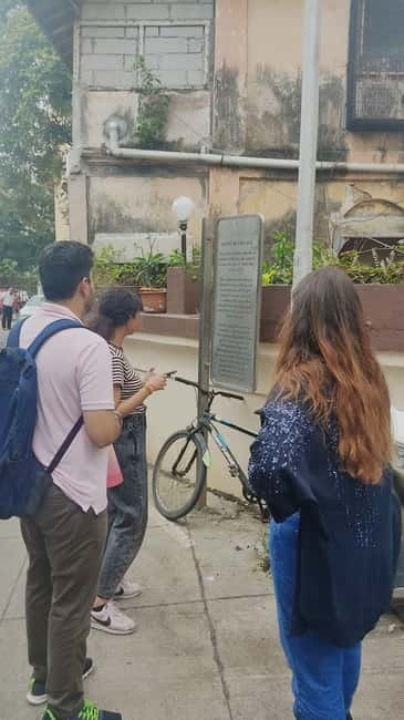 Mumbai: 2-Hour Guided Bandra Walking Tour - Guides who turn facts into a good walk