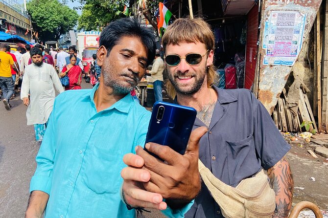 Mumbai 3 days package - Sightseeing, Food, Shopping, Slum, Bollywood & Kanheri - What this Mumbai package is trying to show you