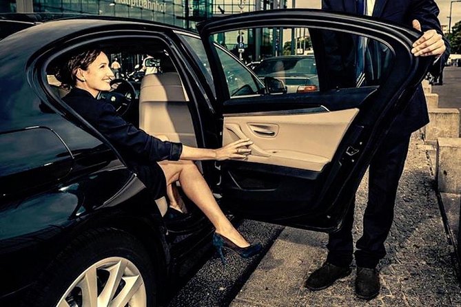 Mumbai Airport Transfer in Private Vehicle - Key points at a glance