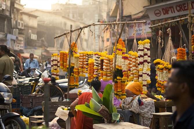 Mumbai Bicycle Tour - Mumba Devi Temple and the Flower Alley