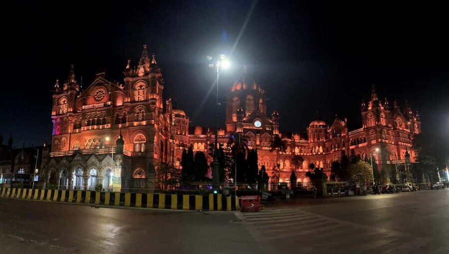 Mumbai by Night: Private Iconic Sights Tour in Lights - Why Mumbai looks better after dark