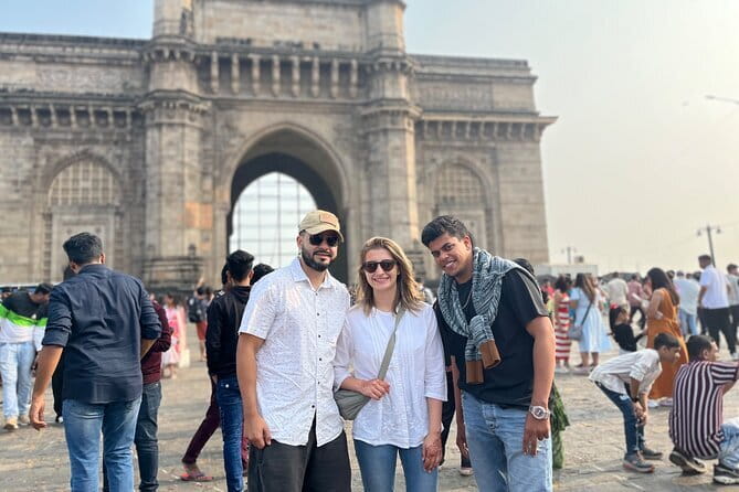 Mumbai City Sightseeing and Elephanta Caves Tour - A nine-hour introduction to Mumbai
