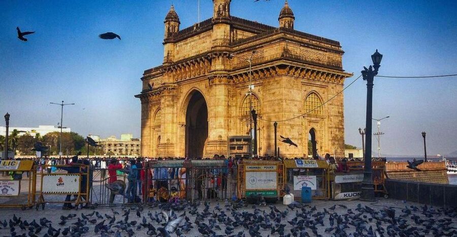 Mumbai: City Tour, Elephanta Caves, Dharavi Slum W/Options - CST and Crawford Market