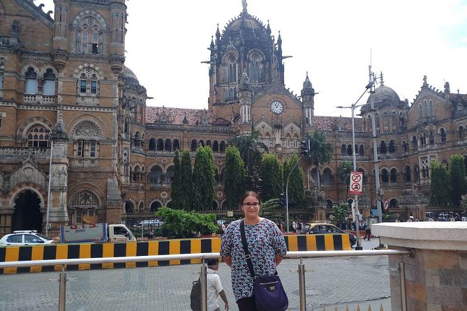 Mumbai City Tour with Ferry Ride and Dharavi Slum - Marine Drive and the city’s coastal curve
