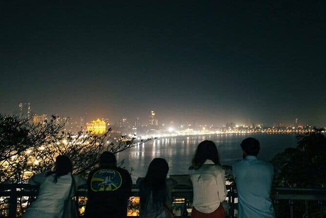 Mumbai City Tour with Licensed Guide and Lunch - Starting near Fort and the Gateway of India