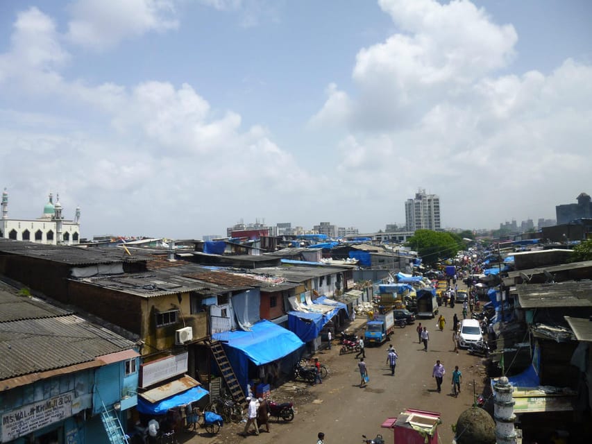 Mumbai: Dharavi Slum 2-Hour Walking Tour - Meeting at Mahim and getting started