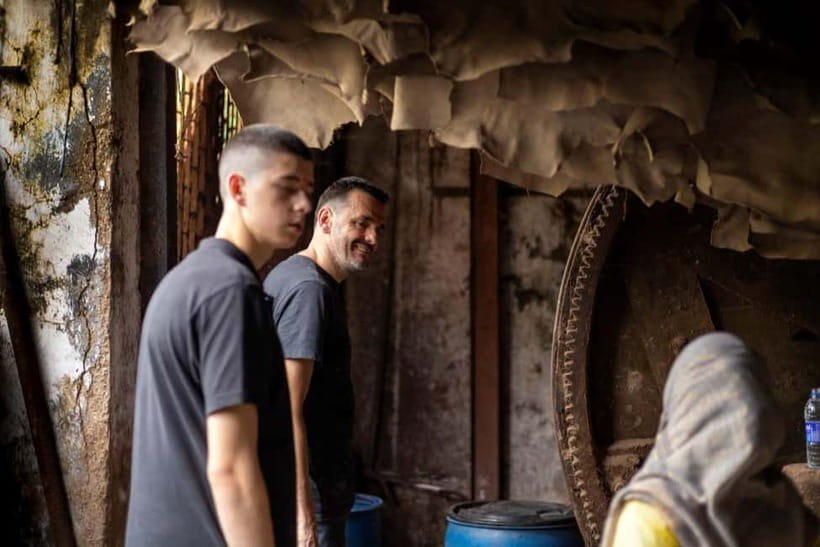 Mumbai: Dharavi Slum and Dhobi Ghat Laundry Tour - Kumbhar Wada and Dharavi’s pottery tradition