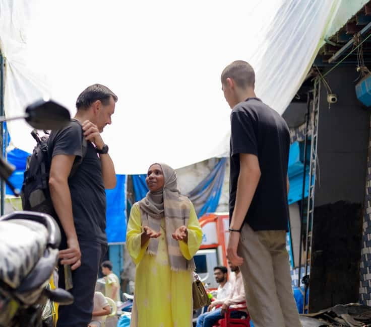 Mumbai: Dharavi Slum and Dhobi Ghat Laundry Tour - Leather, plastic, and the business of reuse