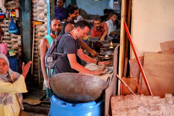Mumbai Dharavi Slum, Dhobi Ghat & Dabbawala Lunchbox Tour - Dhobi Ghat and the Order of Open-Air Laundry
