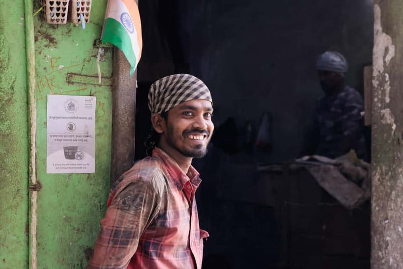 Mumbai: Dharavi Slum Guided Walking Tour by 1st Female Guide - A vegetarian lunch in a local home