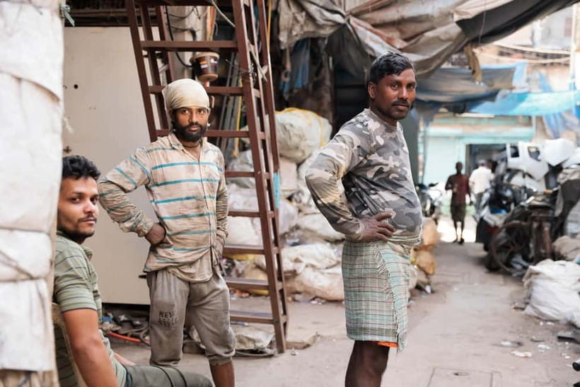 Mumbai: Dharavi Slum Guided Walking Tour by 1st Female Guide - What the guides add to the experience