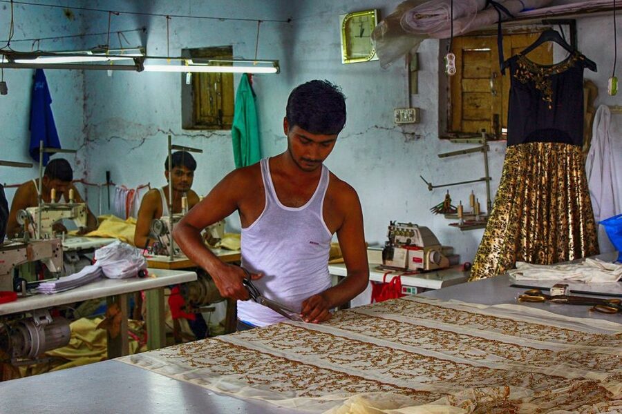 Mumbai: Dharavi Slum Slumdog Millionaire Tour with a Local - Walking the narrow lanes with a small group