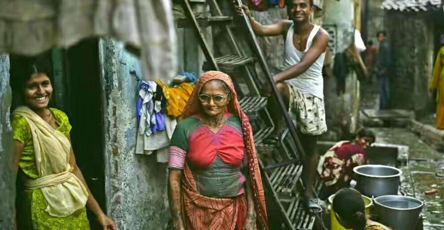 Mumbai: Dharavi Slum Slumdog Millionaire Tour with a Local - Comfort, clothing, and physical demands