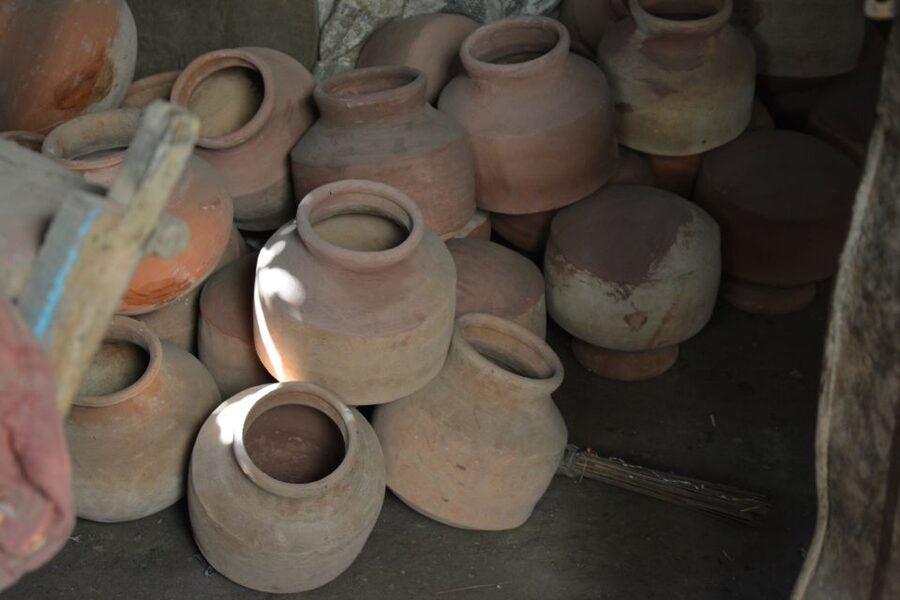 Mumbai: Dharavi Slum Tour with Dhobi Ghat (Open-Air Laundry) - Markets, crafts, and the business of making a living