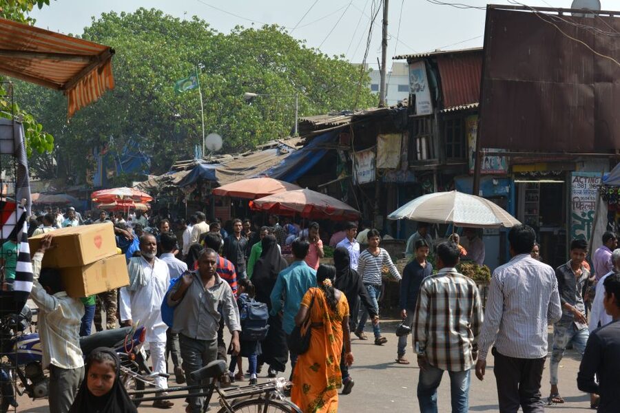 Mumbai: Dharavi Slum Tour with Dhobi Ghat (Open-Air Laundry) - Beginning outside Third Wave Coffee